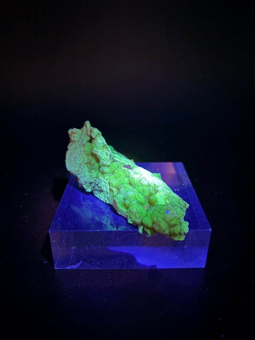 Quartz Agate – Cristaux Botryoïdaux Fluorescents Verts (UV 254nm) Sp#178