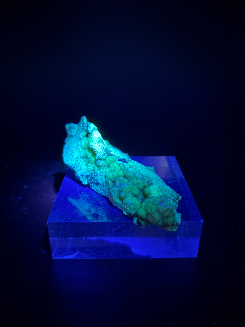 Quartz Agate – Cristaux Botryoïdaux Fluorescents Verts (UV 254nm) Sp#178