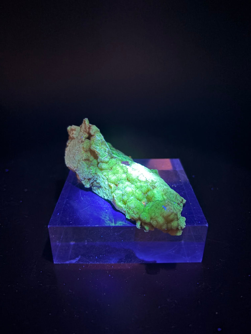 Quartz Agate – Cristaux Botryoïdaux Fluorescents Verts (UV 254nm) Sp#178