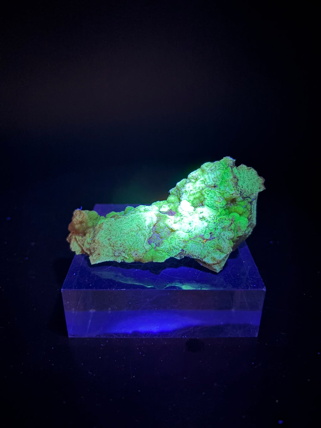 Quartz Agate – Cristaux Botryoïdaux Fluorescents Verts (UV 254nm) Sp#178