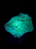 Quartz Agate avec cristaux botryoïdaux fluorescents vert sous UV onde courte 254nm, Outaouais, Grenville, Québec, Canada, Sp#177