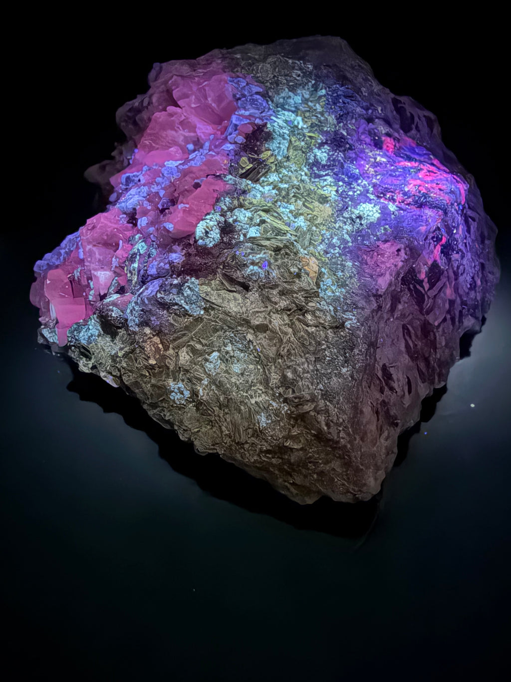 Fluorapatite, Calcite, Diopside, Scapolite & Phlogopite – Kazabazua, Québec, #198