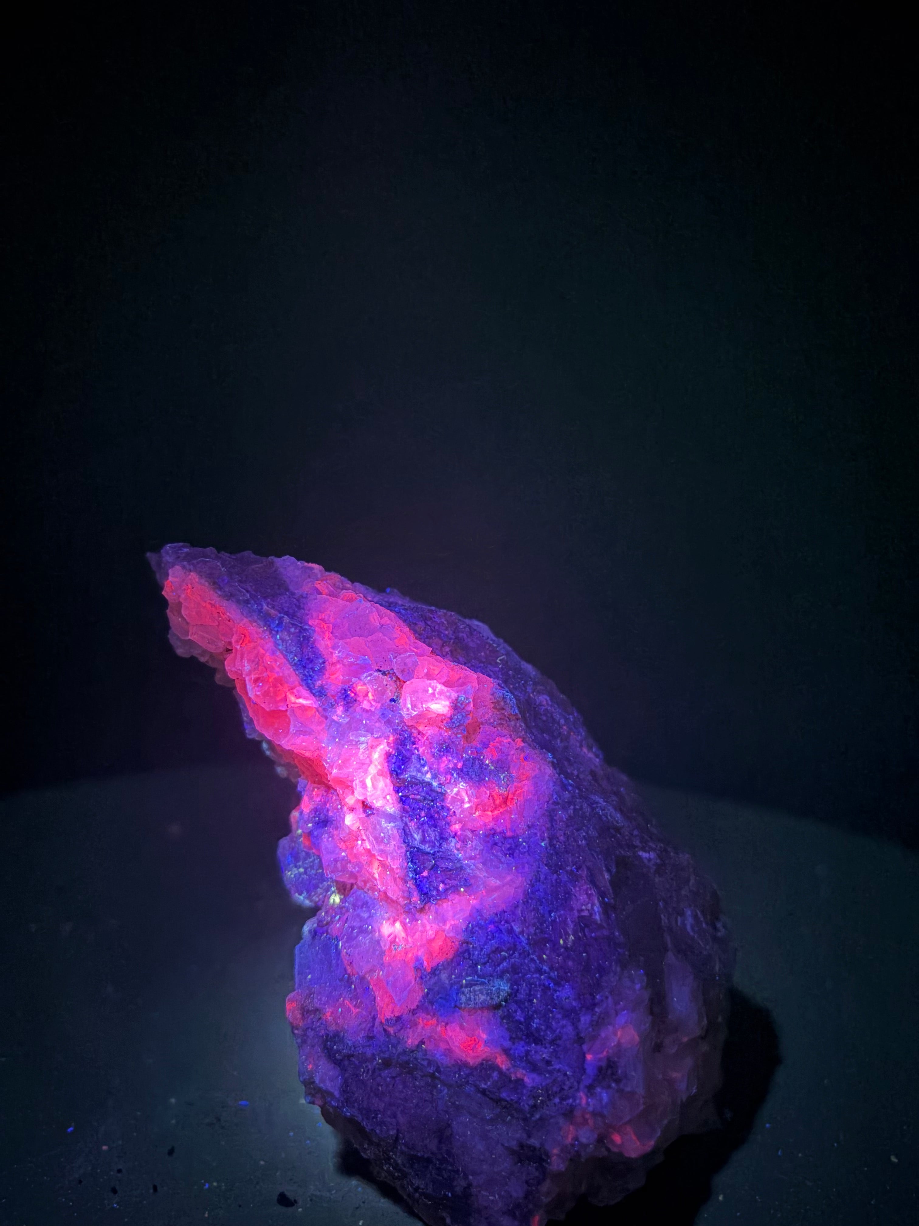 Calcite avec Feldspath et Fluorapatite – Cantley, Québec