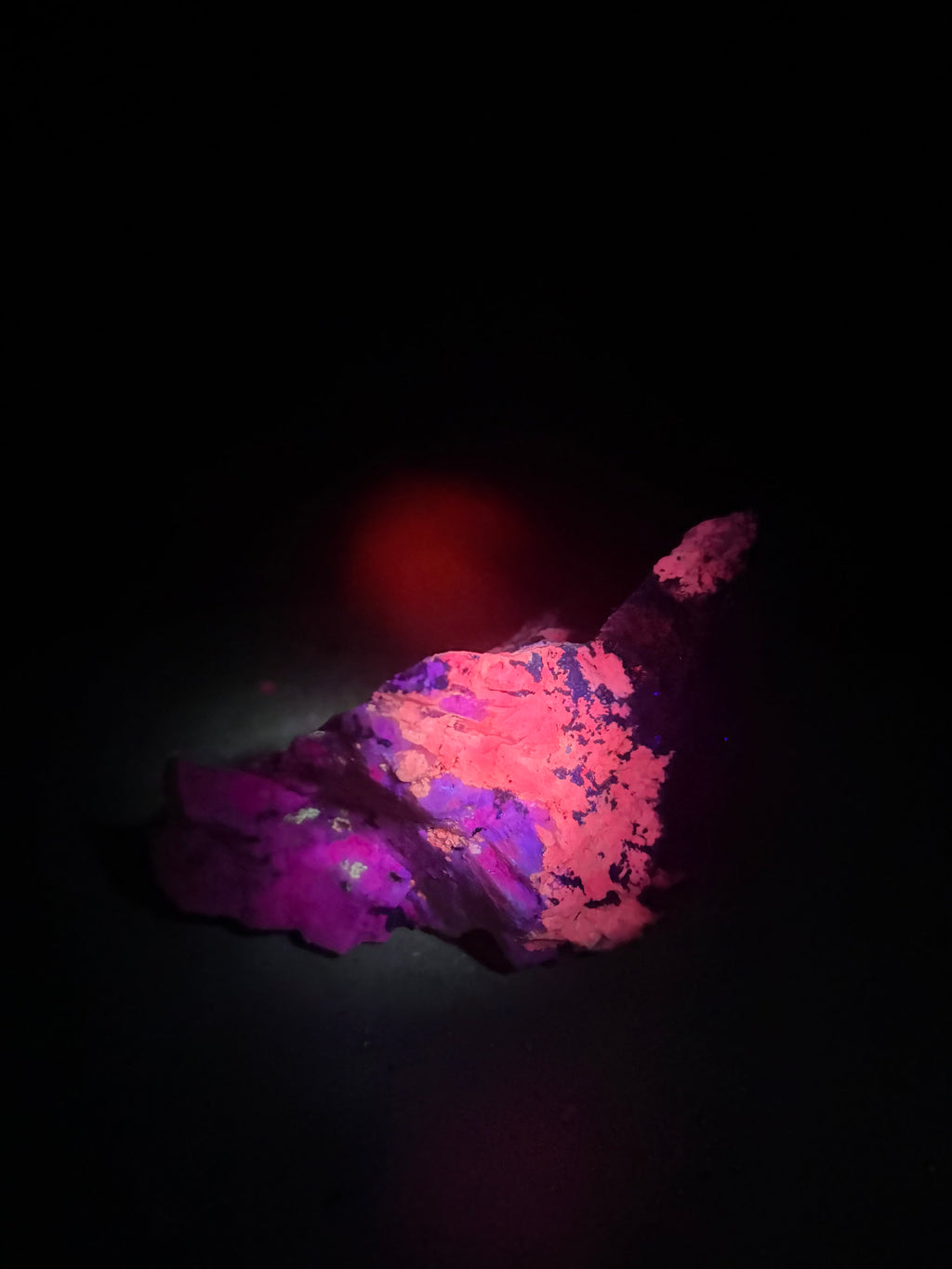 Pyroxène avec Minéraux Inconnus – Zec-Bas-Couper-Désert, Québec