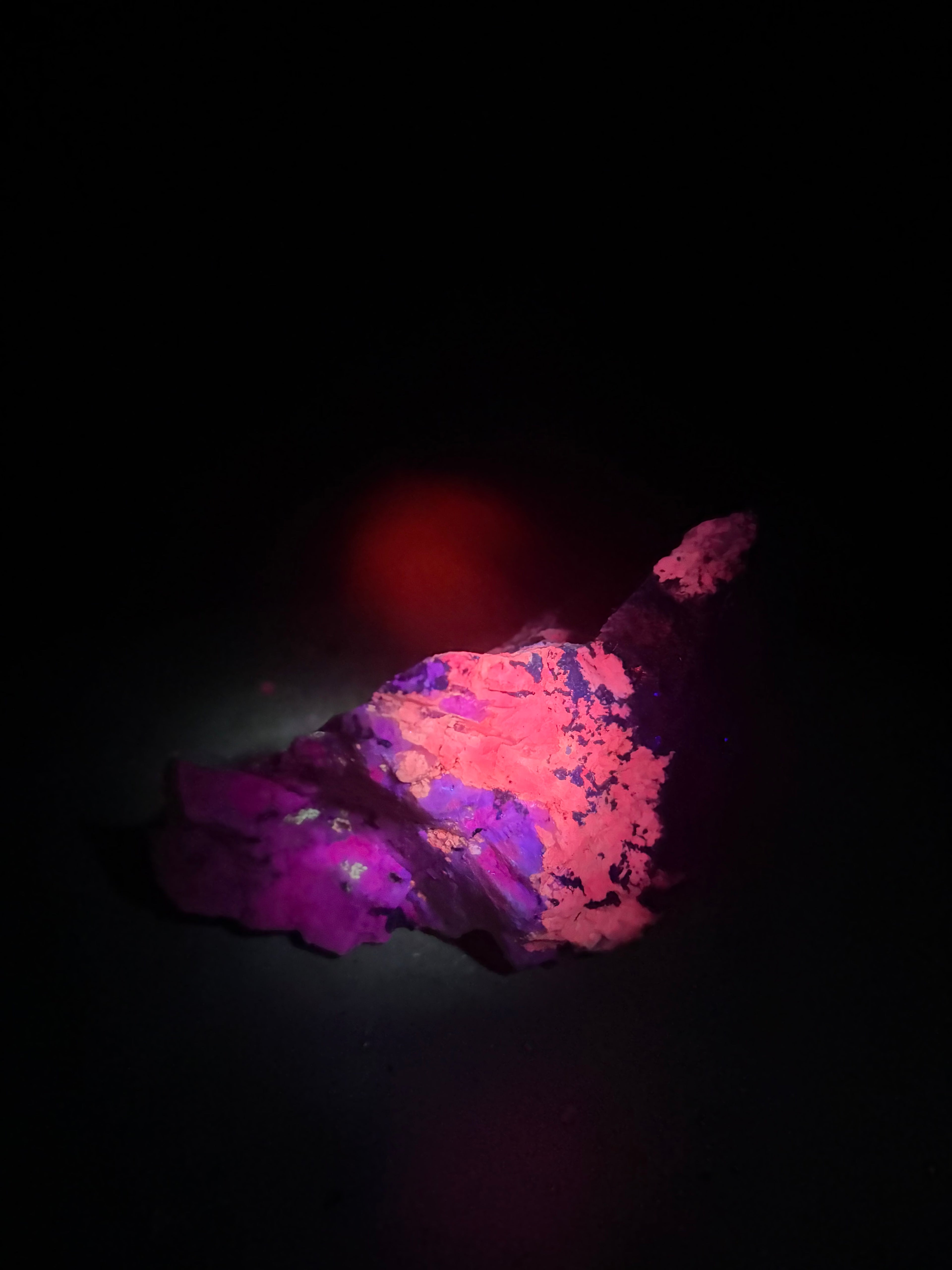 Pyroxène avec Minéraux Inconnus – Zec-Bas-Couper-Désert, Québec