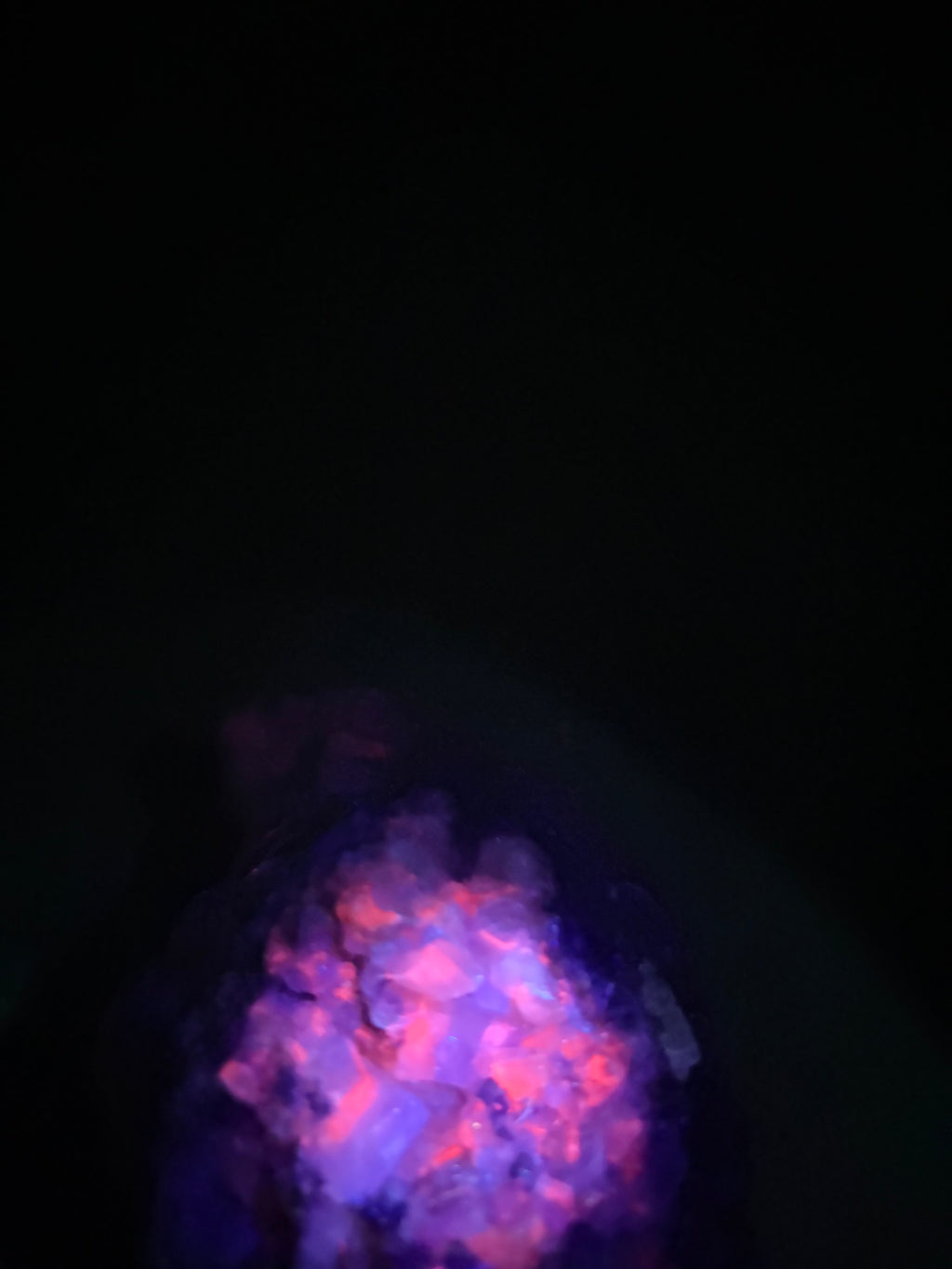 Calcite avec Feldspath et Fluorapatite – Cantley, Québec