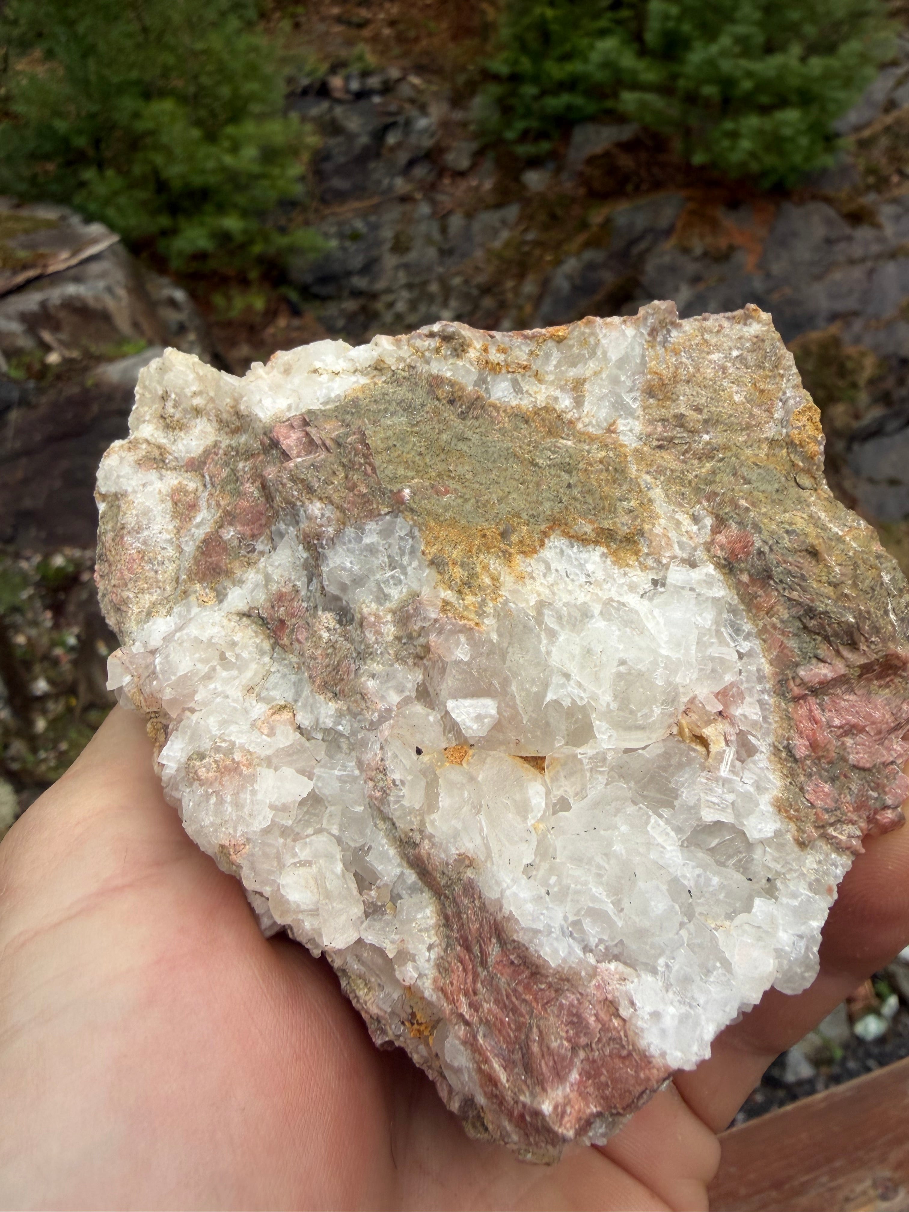 Calcite avec Feldspath – Cantley, Québec