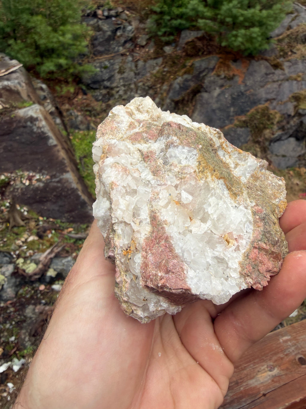 Calcite avec Feldspath – Cantley, Québec