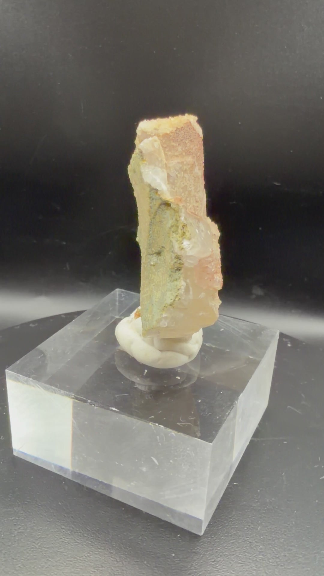 Calcite fluorescente orange sous UV ondes courtes 254 nm, Sp#181